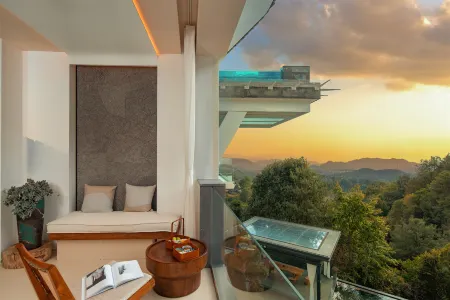 Tengchong Yunju Star Hot Spring Resort Отели рядом с достопримечательностью «Beihai Wetland»