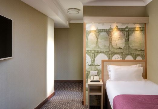 3. 더 프레지던트 ..