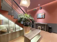 Kin Wander Tan Phong, The Moonage Hotels in District 7