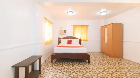 RedDoorz @ Moss Hotel Guevarra Dasmarinas