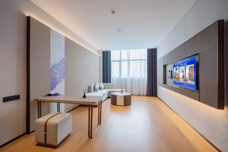 Lavande Hotel (Shenzhen Guangming International Automobile City Minghu Park Branch)
