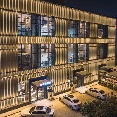 WD Hotel (Nantong Commercial Pedestrian Street) Hotels near Haimen Railway Station