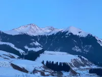 DISTANT MOUNTAINS HOTEL Hotels near Qiongkushitai Grassland in Xinjiang