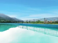 Century Sakura Hotel (Luoding Shiniushan Forest Park Branch)