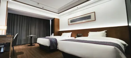 Pingbian Dishui Miaocheng Resort Hotel Отели рядом с достопримечательностью «Pingbian Gymnasium»