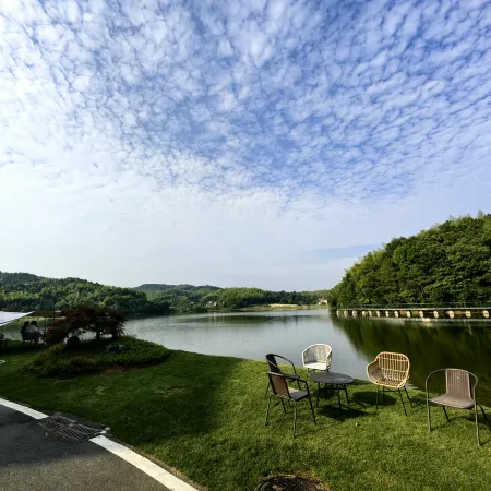 Golden Mountain & Bamboo  INN