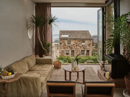 Wenling POCOaPOCO Pugu Homestay Отели рядом с достопримечательностью «Wenling Shitang Peninsula Tourist Resort»