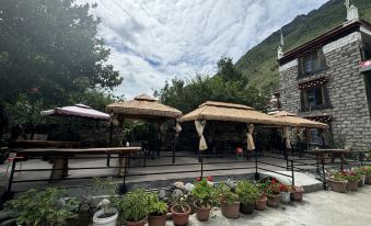 Danba Countryside Mountain Resort