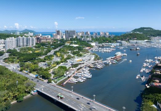 2. 크라운 플라자 ..