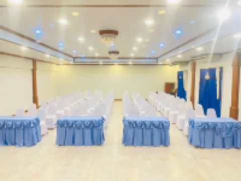 Chainatgrand Hotel