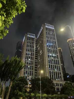 Hangzhou Yi He Hotel (Qianjiang Century City Olympic Expo City Branch) Отели рядом с достопримечательностью «Маленькая Таймс-сквер»