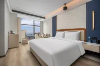 PHIREN High-Rise River View Hotel (Nanchang The Mixc Ferris Wheel Star Nanchang) - 3성급