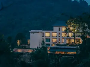 Trip.com Group Country Retreats (Mount Emei Yixi-Qingyin Joint Resort)