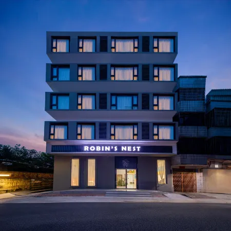 Bird's Nest Art Homestay (Beihai Old Street Beibu Gulf Plaza)