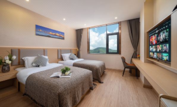 Deqin Jiatai Hotel (Wenshang Wealth Plaza Branch)