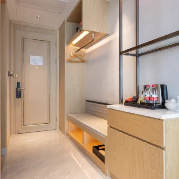 Vienna International Hotel (Shenzhen Pingshan High-Speed Railway Baolong Subway Station Branch) Отели рядом с достопримечательностью «Biadi Share Co. ООО.»