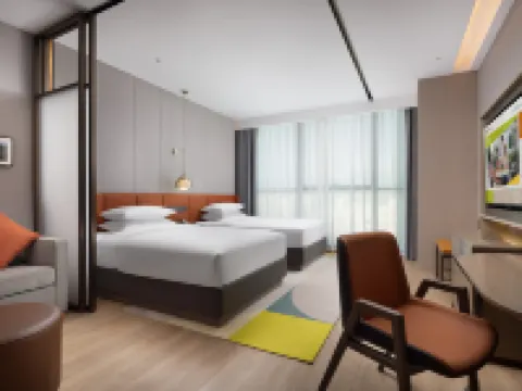 Home2 Suites by Hilton Chengdu Huaizhou New Town Hotel di Jintang County