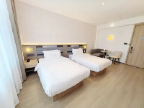 Homeinn Plus Hotel (Daming Stone Carving Museum Jingfu Commercial City) 다밍 호텔
