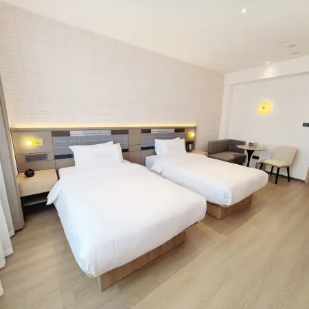 Homeinn Plus Hotel (Daming Stone Carving Museum Jingfu Commercial City)