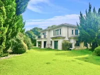 Hi Time Holiday Villa (Shanghai Lushan Tianma Golf Store) 상하이 공과대학-송강캠퍼스 주변 호텔