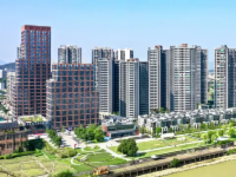 ONE ● RIVER VIEWS HOTEL