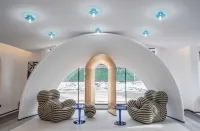 Shenmu Blue Island Resort Hotel (Sailimu Lake Scenic Area)