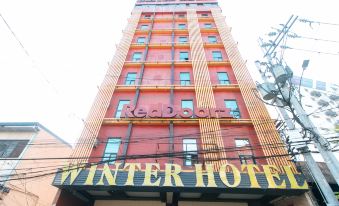 RedDoorz Plus @ Winter Benitez