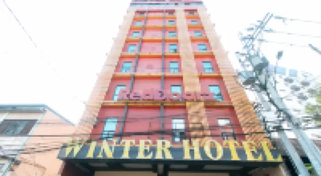 RedDoorz Plus @ Winter Benitez Hotels near Art In Island