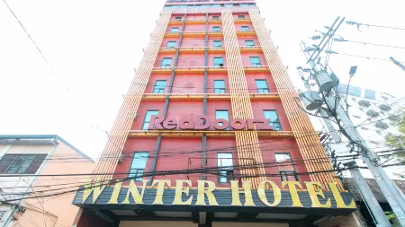 RedDoorz Plus @ Winter Benitez