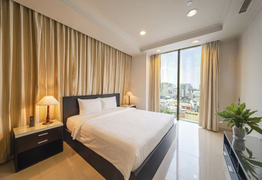 1. 메이페어 스위트..