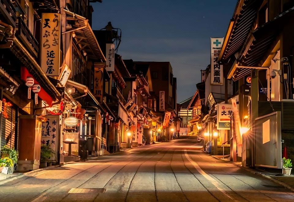 1. 와쿠 나리타산몬..