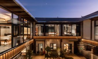 Yulong Qiyunli Designer Homestay
