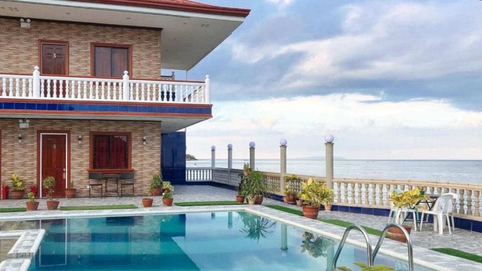 RedDoorz Plus @ Billys Resort Oslob