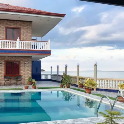 RedDoorz Plus @ Billys Resort Oslob Hotels near George Whale Shark Watching and Tours