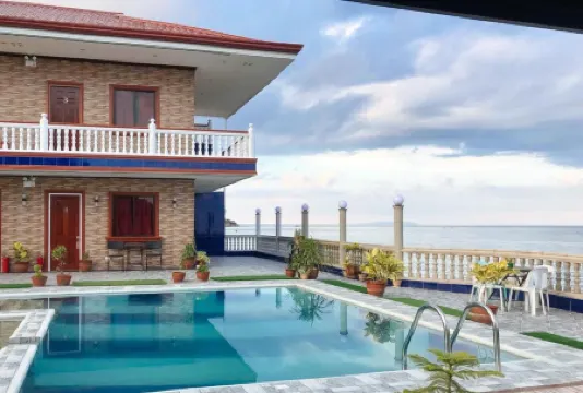 RedDoorz Plus @ Billy's Resort Oslob Отели в г. Ослоб