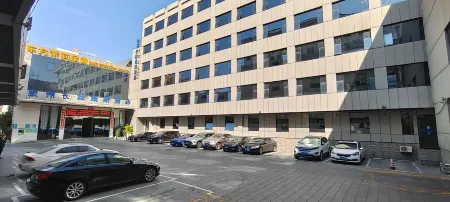 Quanzhou Great Wall Days Hotel Отели рядом с достопримечательностью «Fashi Zhenwu Temple»