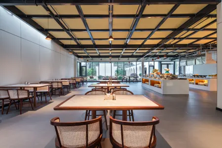 Yulin Dream Garden Courtyard Hotel