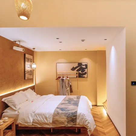 Taohua Island Jianghu Hot Spring Homestay Hotel (Xinzhou Ancient City Branch)