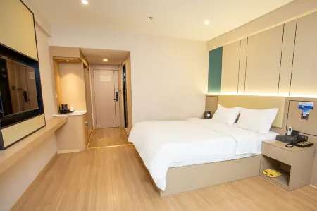 Home Inn Huayi Selected Hotel (Fuzhou Nancheng Bus Station) Отели рядом со станцией Nancheng Railway Station