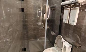 Fangchenggang Luming Homestay (Taohuawan Plaza)