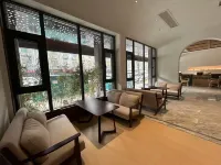 Puyin Hotel (Yuzhou Pangdonglai)