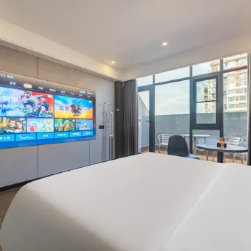 V8 plus Huanlin Hotel (Wanning High-speed Railway Station Branch)