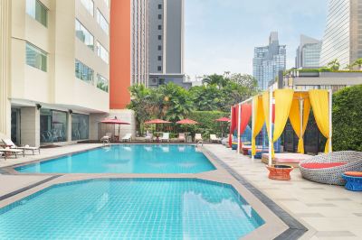 屋外プール メルキュール バンコク スクンビット11の写真