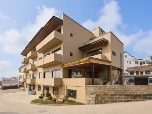 Floral Lux Hotel·Tanfeng Homestay