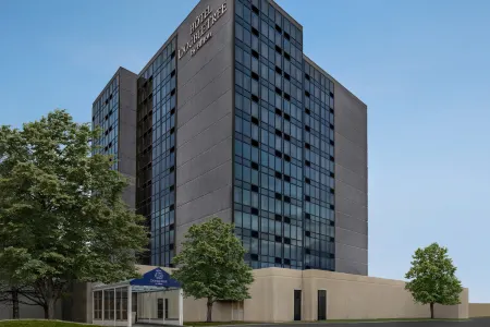DoubleTree by Hilton Pointe Claire Montreal Airport West Отели в г. Пуэнт-Клер