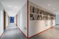 Guanju Hotel (Zhumadian High speed Railway West Station Branch)