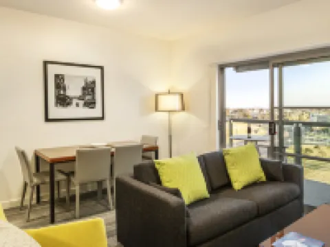 Quest Melbourne Airport Hotels in Tullamarine