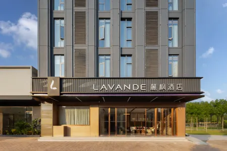 Lavande Hotel (Zhanjiang Xuwen Mulan Avenue)
