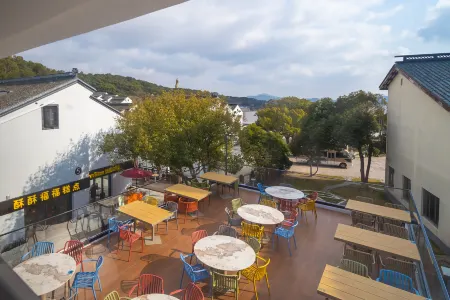 Putuo Mountain Guanshanhai Chinese Inn (Nanhai Guanyin Zizhulin) Отели рядом с достопримечательностью «Fayu Temple»