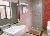 Baoji Maple Leaf Hotel Hotels near Museum of the Mausoleum of the King of Qin of Tang Dynasty